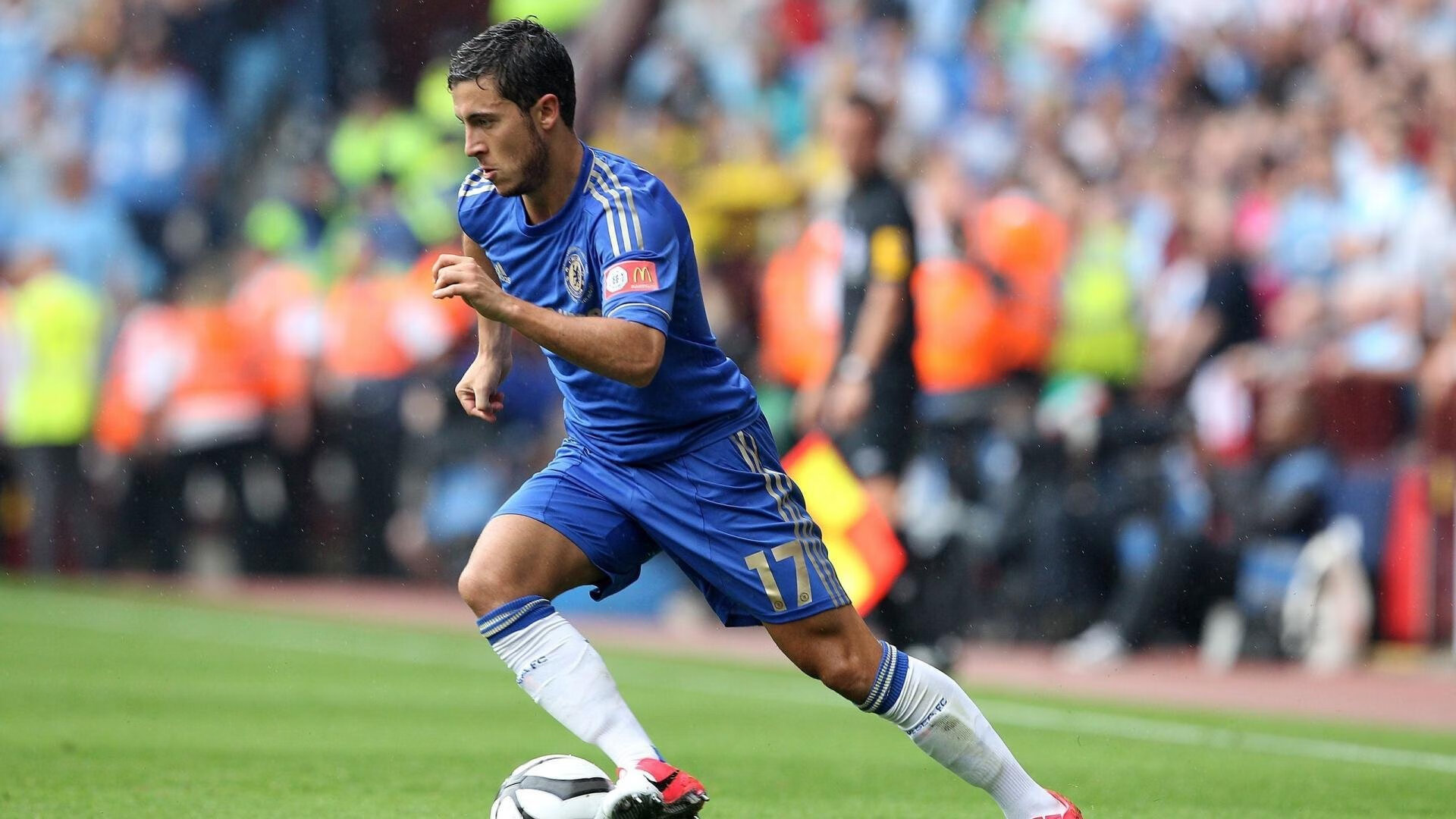 亚洲杯中国足球夺冠 球员拼搏精神被赞，亚洲杯足球冠军