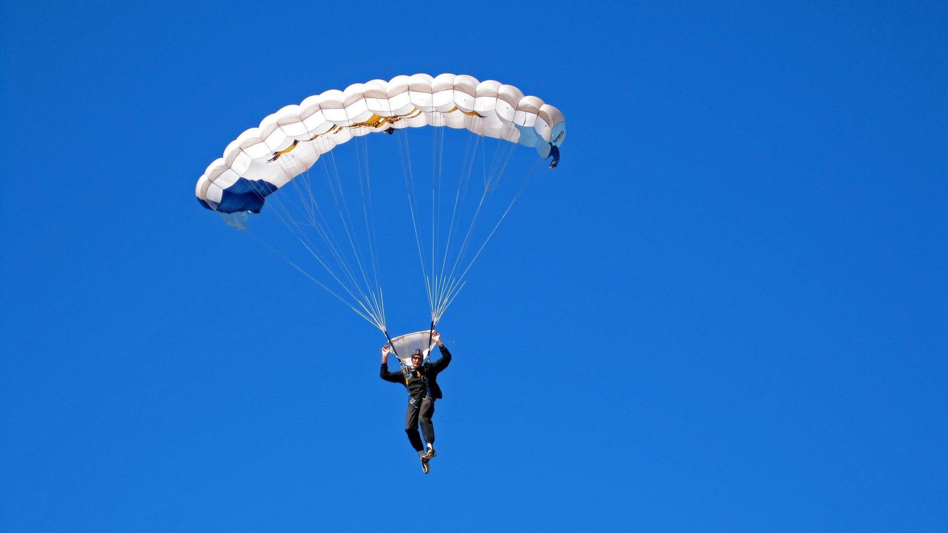 双后腰屏障激活中轴线